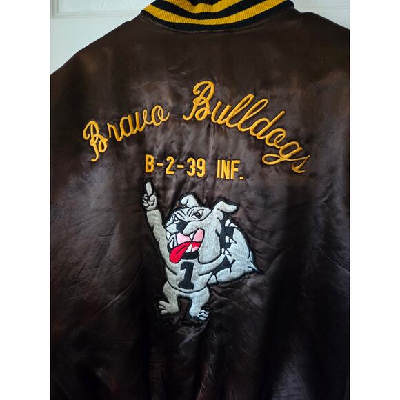 US Army Bravo Bulldogs Embroidered Satin Bomber Jacket Large Brown Street - Picture 8 of 16